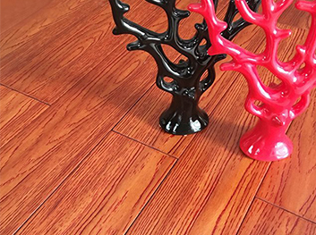 番龍眼實木地板get一下。   